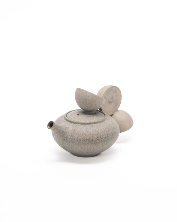 Teapot with hemispheres