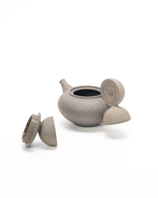 Teapot with hemispheres