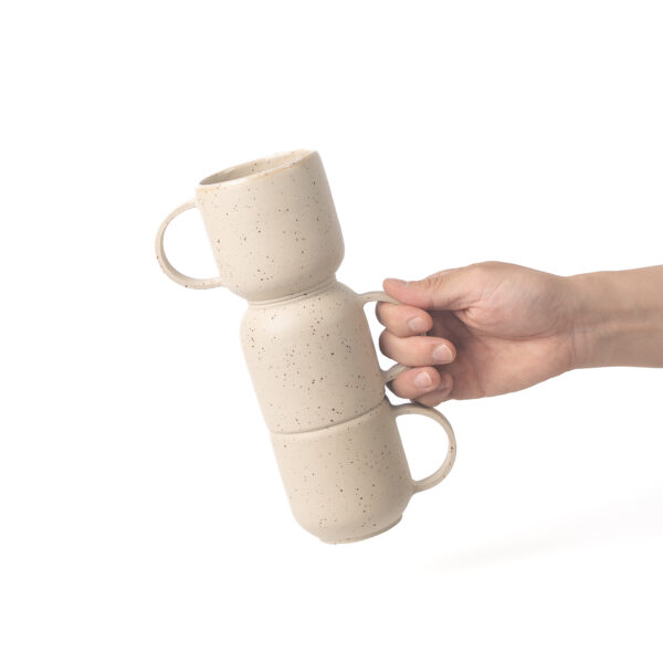 DSC03023 Vase of mugs