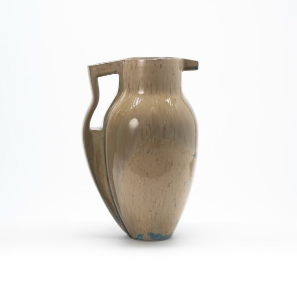 Vase with handle