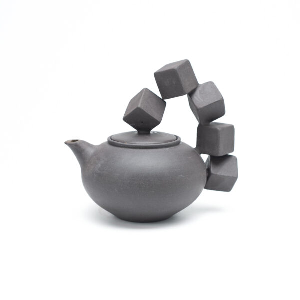Teapot with cubes