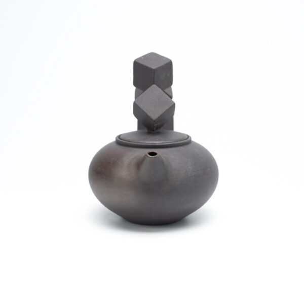 Teapot with cubes