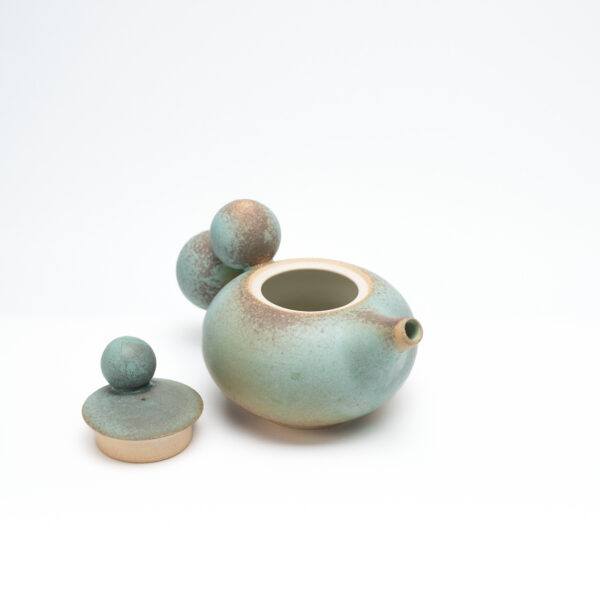 Teapot with spheres No.2