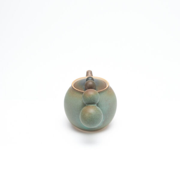 Teapot with spheres No.3