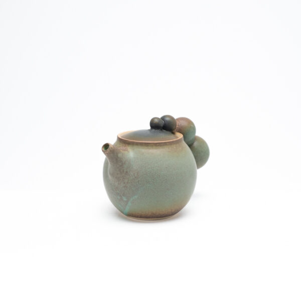 Teapot with spheres No.3