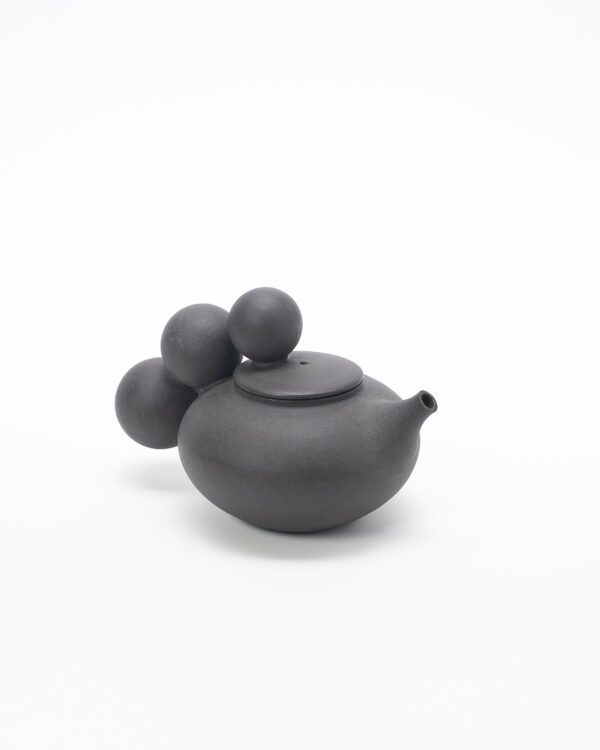 Teapot with spheres No.2
