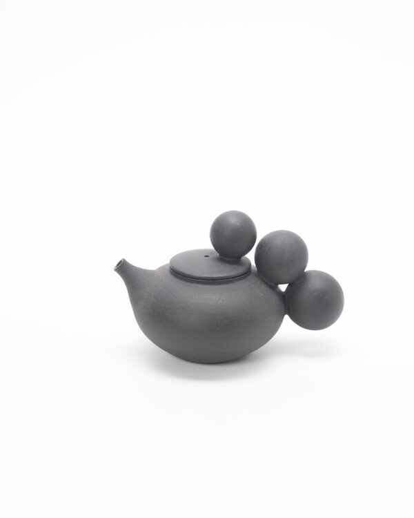 Teapot with spheres No.2