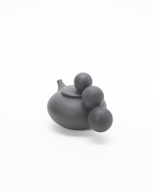 Teapot with spheres No.2