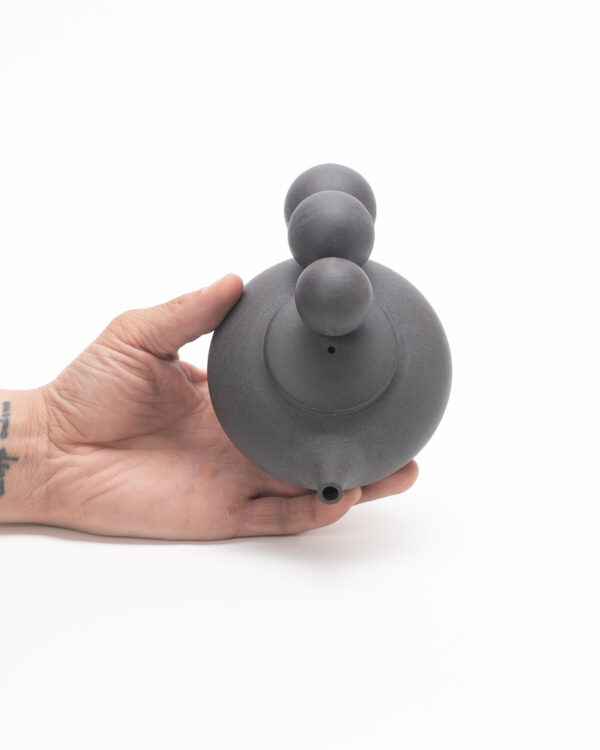 Teapot with spheres No.2