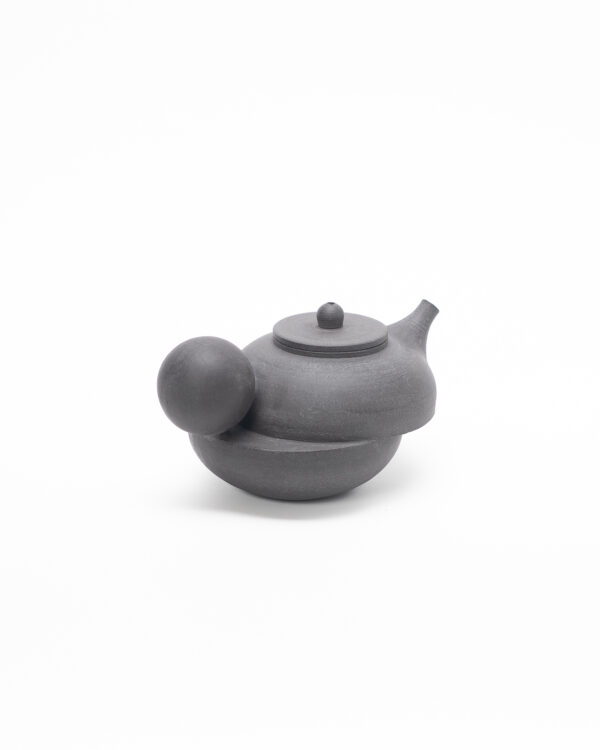 DSC05478 Teapot with single sphere