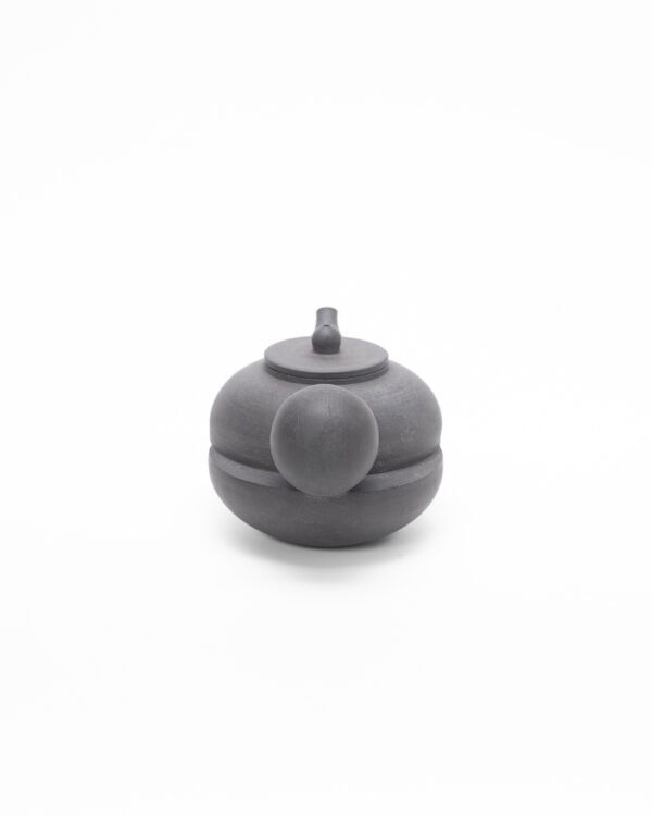 DSC05479 Teapot with single sphere