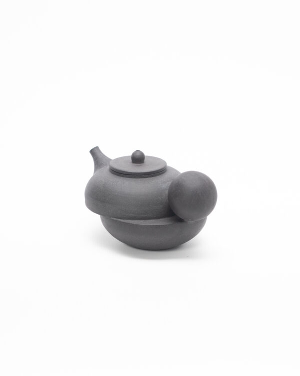 DSC05480 Teapot with single sphere