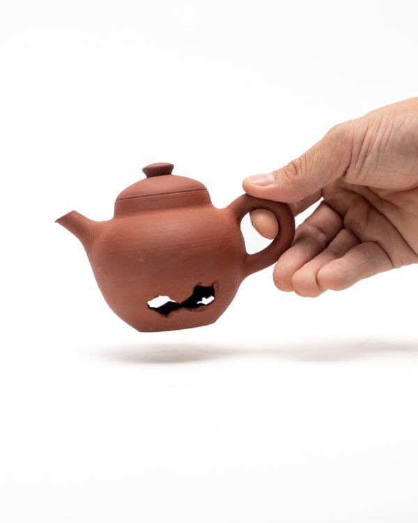 DSC06289 Broken Teapot No.1